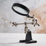 Держатель «Третья рука» REXANT, 2 зажима, чугун, лупа (2.5х) 60 мм (ZD-10R)