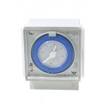 12.31.8.230.0000, Реле времени механическое суточное; монтаж на панель; 1СO 16A; питание 120...230В